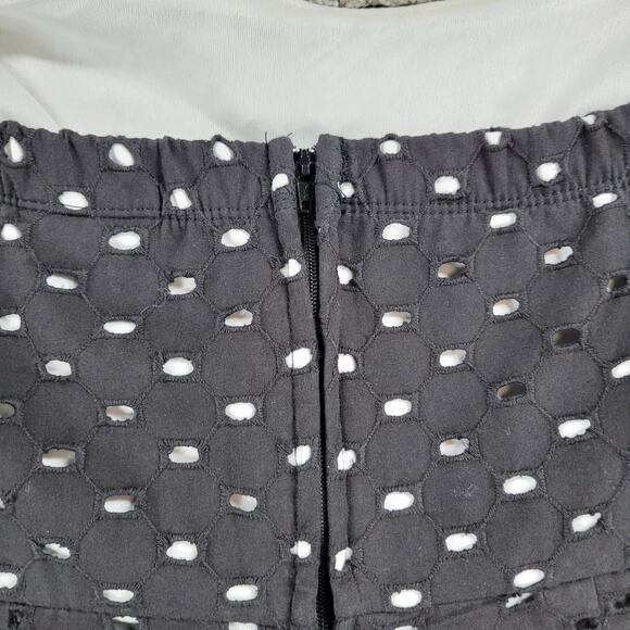 Torrid Womens Eyelet Top 20 Black Strapless Balloon Hem Lined Pleated - Picture 6 of 12